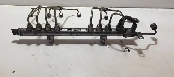Volvo XC70 Fuel main line pipe