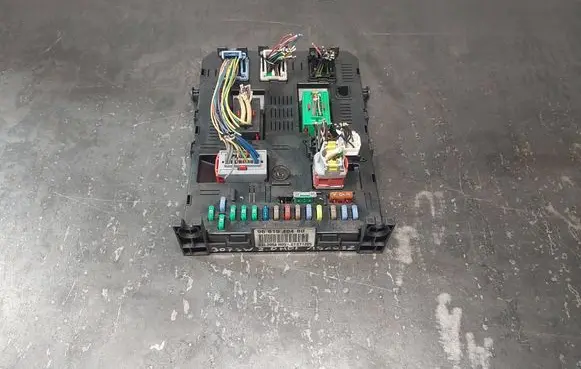 Peugeot 307 Comfort/convenience module 9661940480