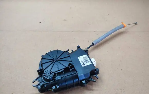 BMW X4 F26 Tailgate boot lock/latch motor 7361231 736123104