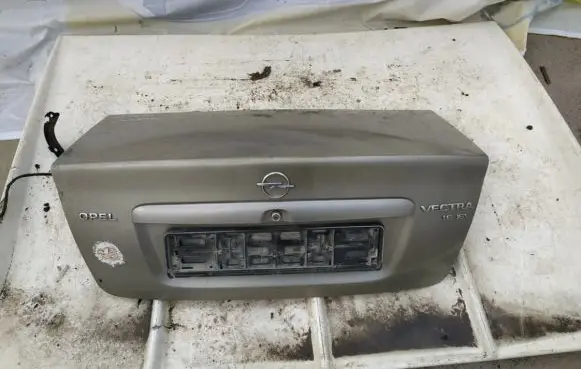 Opel Vectra B Tailgate/trunk/boot lid 