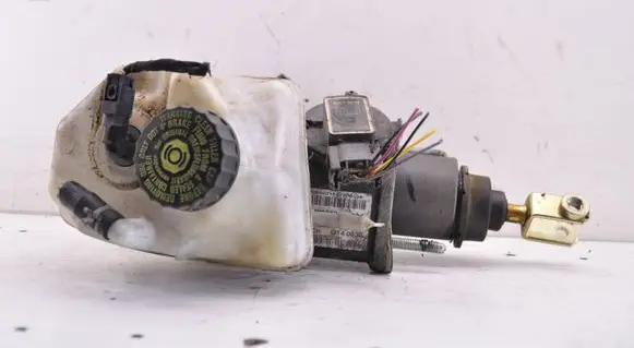 Mercedes-Benz E W211 Master brake cylinder A2114300302
