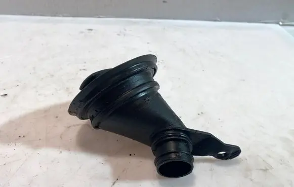 Audi Q7 4L Oil fill pipe 059103482C