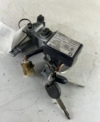 Mitsubishi Pajero Ignition lock MR329406 NL98010870 337860