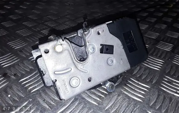 Opel Vivaro Front door lock 91166229