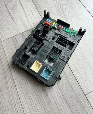 Citroen C5 Central body control module 966689568002 20977771