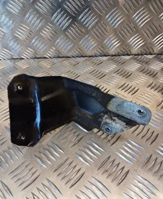 Volkswagen Golf Plus Fender mounting bracket 5M0821136