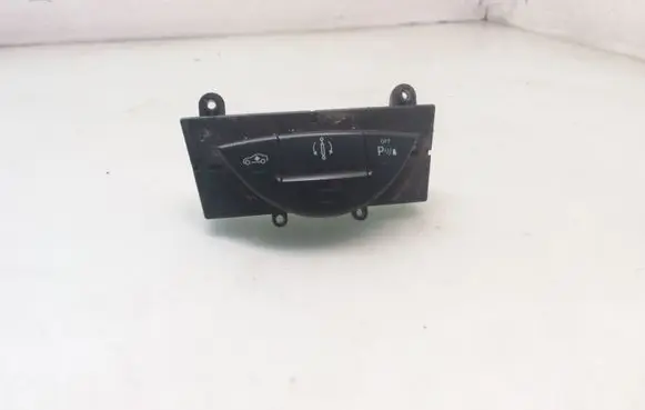 Mercedes-Benz CLS C219 Parking (PDC) sensor switch 2118217058