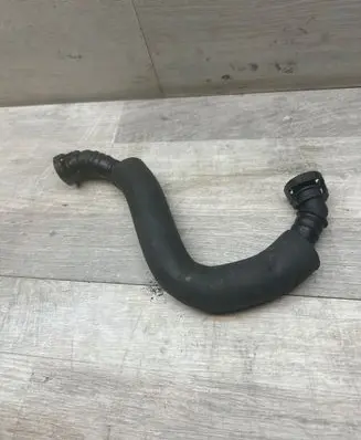 Audi Q5 SQ5 Breather hose/pipe 06J103221