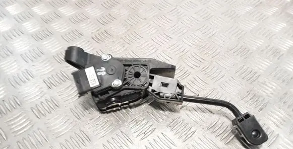 Hyundai Santa Fe Accelerator throttle pedal 351904X700