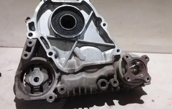 BMW X1 E84 Gearbox transfer box case 7610585 7618534