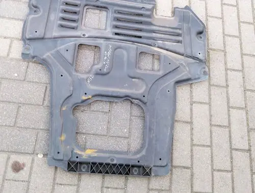 Nissan NV200 Engine splash shield/under tray