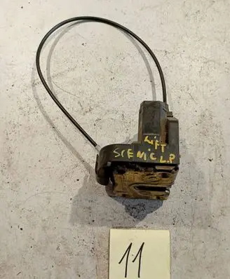 Renault Scenic I Front door lock 8200000733
