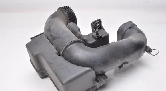 Hyundai i40 Intake resonator 28220-3Z300