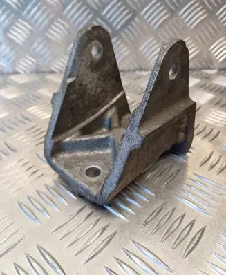 Mitsubishi Grandis Gearbox mounting bracket 302075
