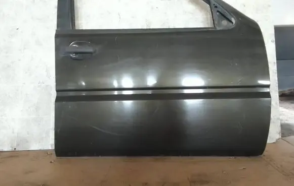 Nissan Terrano Front door