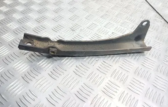 Peugeot 308 Other engine bay part 9657174C