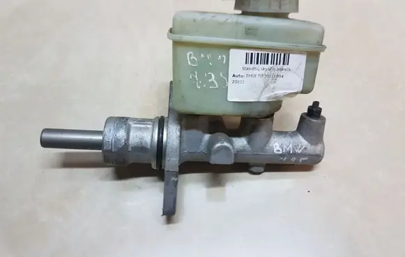 BMW 7 E38 Brake fluid reservoir 