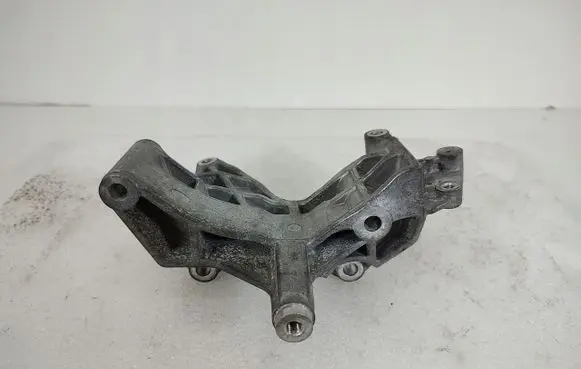 Audi Q7 4M Generator/alternator bracket 057903143L