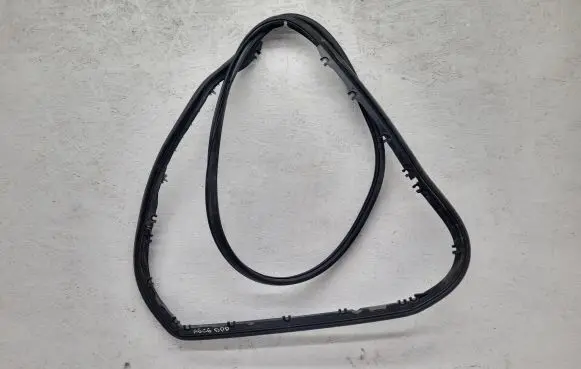 Audi A6 S6 C6 4F Front door rubber seal 4F0831346B