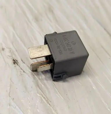 Mercedes-Benz A W169 Other relay A0025422619