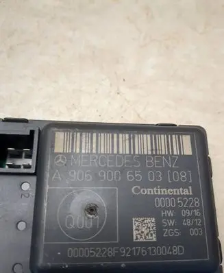 Mercedes-Benz Sprinter W906 Door control unit/module A9069006503