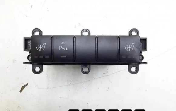 Mercedes-Benz A W169 Seat heating switch 1698209010