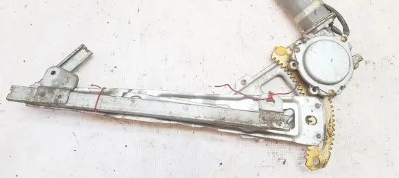 Subaru Impreza I Sliding door window regulator with motor