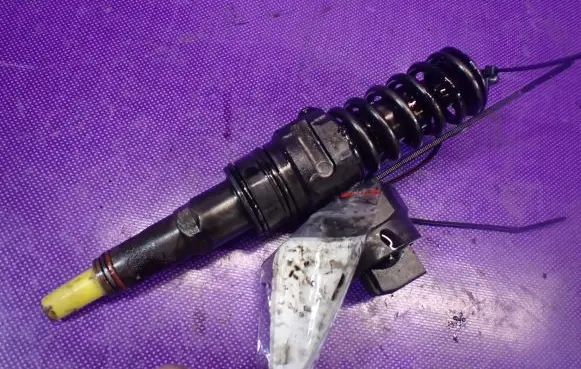 Ford Galaxy Fuel injector 038130073H