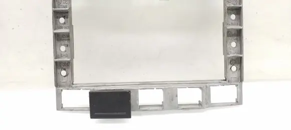 Volkswagen Touareg I Radio/GPS head unit trim 7L6857318