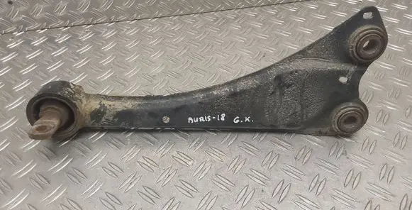 Rear control arm