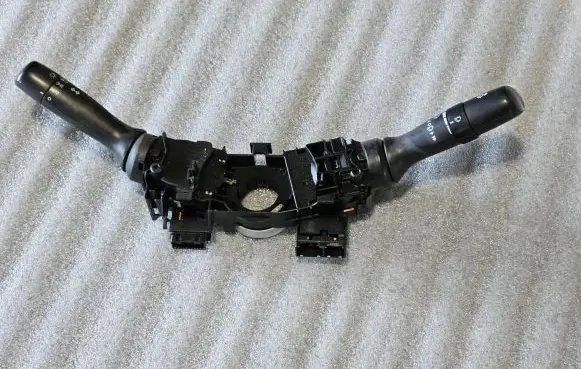 Subaru Legacy Wiper turn signal indicator stalk/switch 17F456 17F456TRU