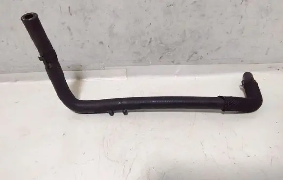 Volkswagen PASSAT B8 Engine coolant pipe/hose