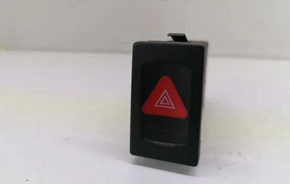 Volkswagen PASSAT B5 Hazard light switch