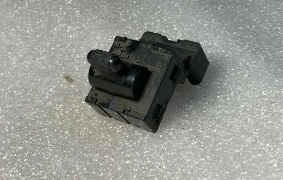Cadillac STS Seville Electric window control switch 3530529