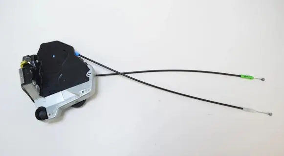 Volkswagen Jetta VI Coupe door lock (next to the handle) 2G3109