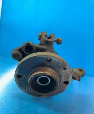 Peugeot 208 Front wheel hub spindle knuckle