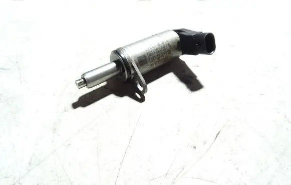 Audi A4 S4 B8 8K Camshaft position sensor 06H103697A