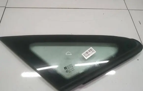 Opel Zafira B Front triangle window/glass AS2