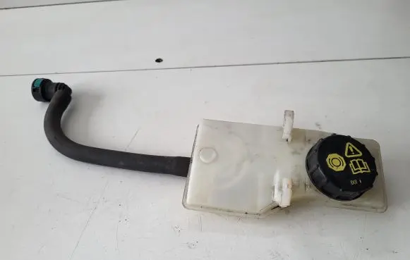 Ford C-MAX II Brake fluid reservoir AV512K478CA