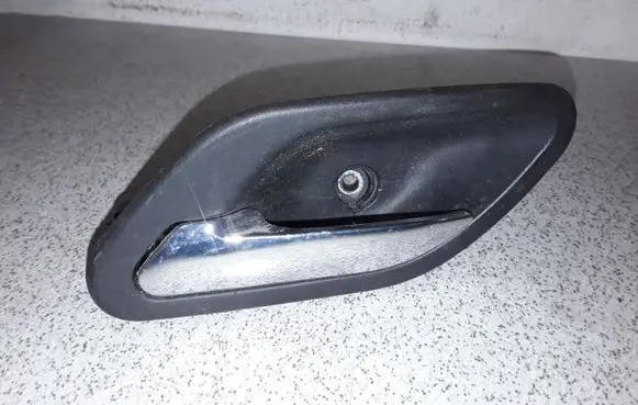 BMW 5 E39 Front door interior handle 7032925