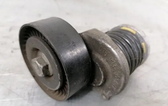 Volkswagen Golf VI Alternator belt tensioner 038903315AH