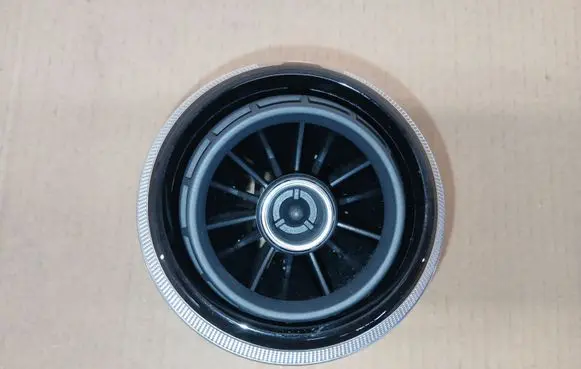Audi A3 S3 8V Dash center air vent grill 8V0820901A S110773100