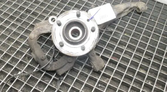 Land Rover Discovery 4 - LR4 Front wheel hub