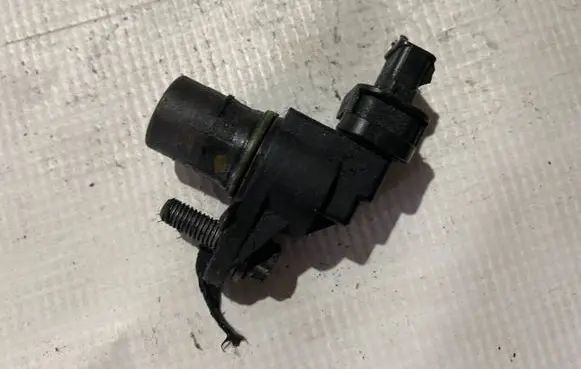 Mercedes-Benz C W203 Camshaft position sensor a2035453028 2035453028