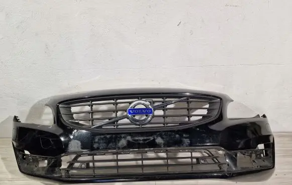 Volvo V60 Front bumper 31323831