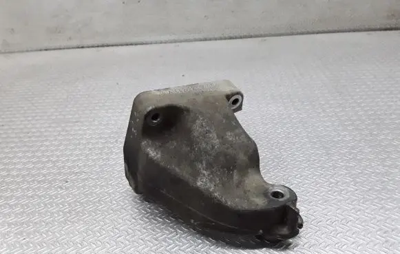 Mercedes-Benz E W211 Engine mounting bracket A6422230004