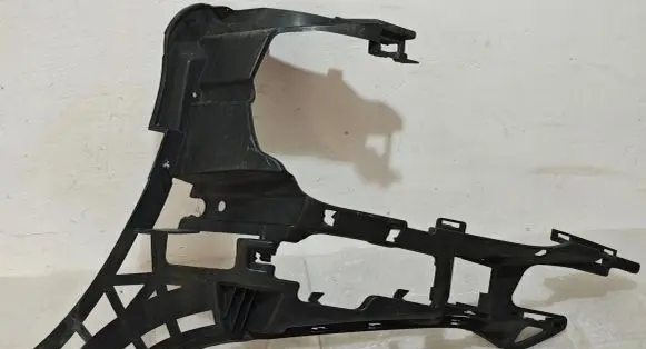 Mercedes-Benz E AMG W212 Front bumper mounting bracket a2128855565