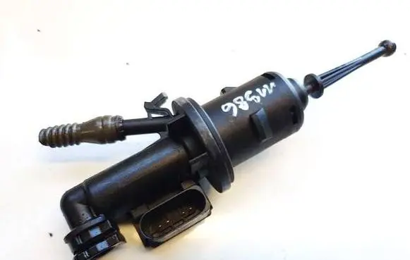 Seat Leon (1P) Clutch master cylinder KG15065418