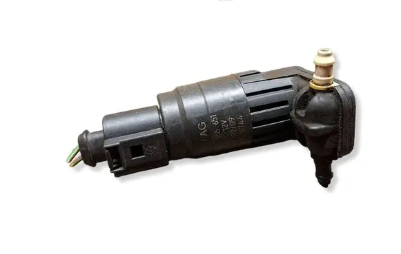Skoda Octavia Mk2 (1Z) Windscreen/windshield washer pump 1K6955651 21026744