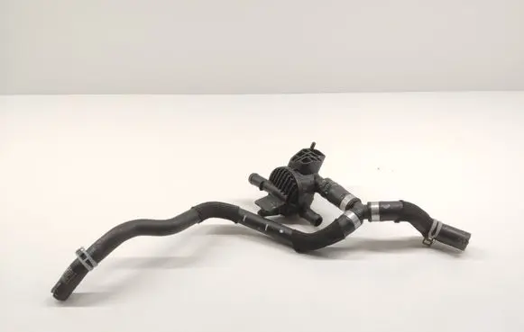 Volvo XC40 Engine coolant pipe/hose 32324437